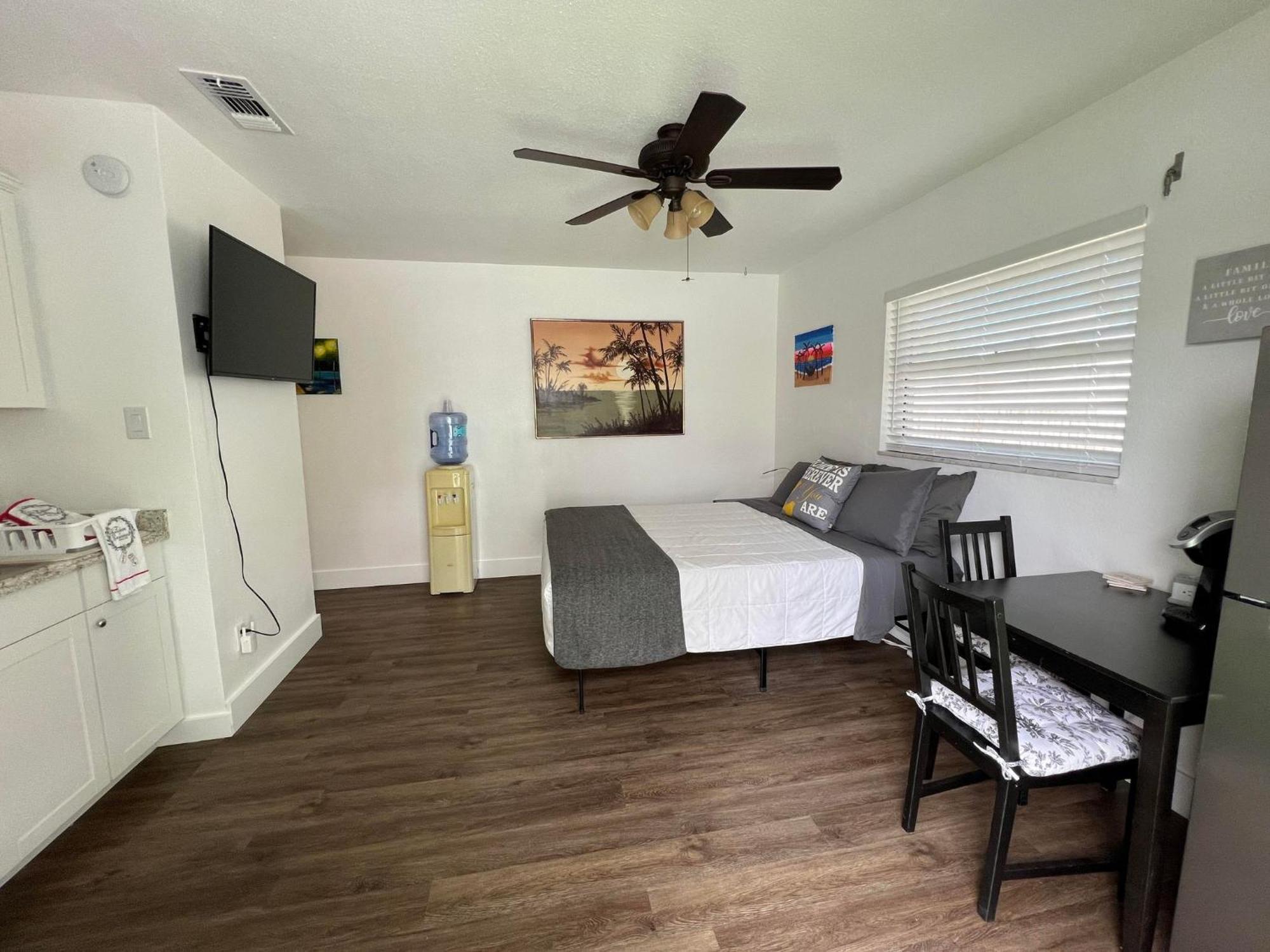 Cozy Private Studio W/Own Yard - 3Mi From Beach Seminole Luaran gambar